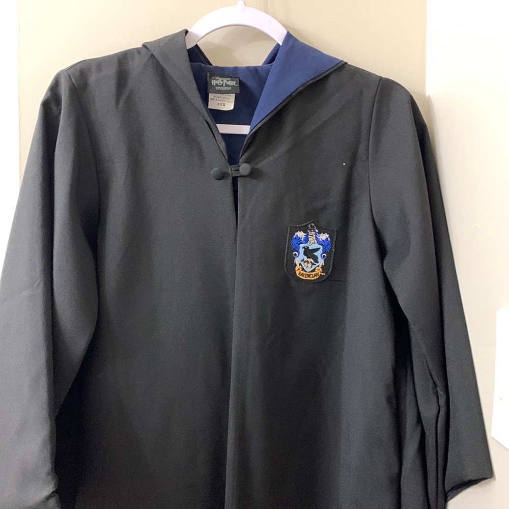 Ravenclaw wizard robe. Harry Potter merch.